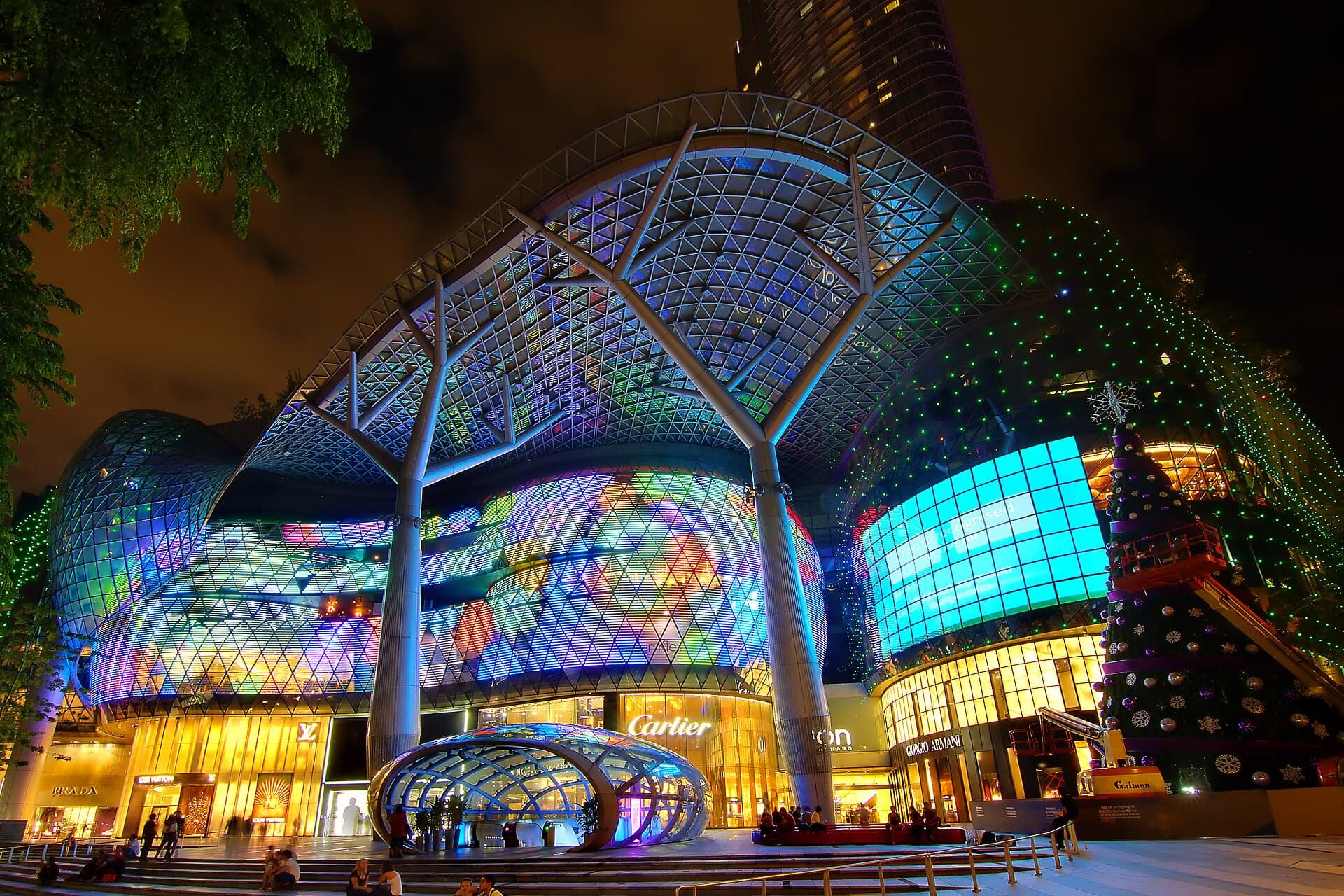 ION Orchard illuminated at night on Orchard Road